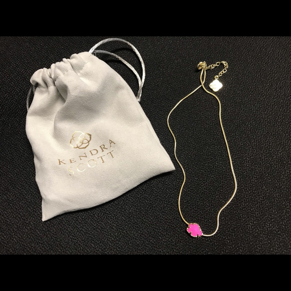 Kendra Scott “Mara” Pendant Pink Agate Necklace